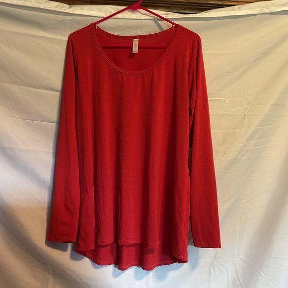 LuLaRoe Lynnae Shirt - Picture 1 of 4
